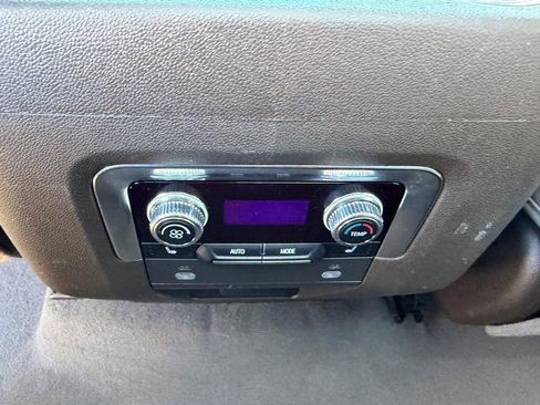 Used 2023 GMC Yukon SLT w/ SLT Premium Package image 11