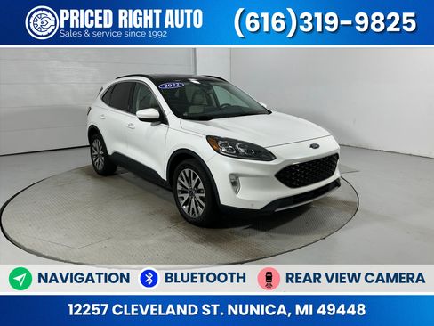 Used 2022 Ford Escape Titanium AWD/4WD image 1