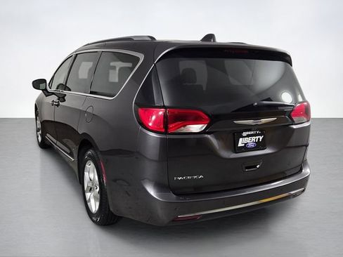 Used 2019 Chrysler Pacifica Touring-L Plus w/ Tire & Wheel Group FWD image 5