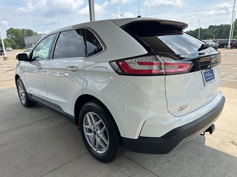 Certified 2022 Ford Edge SEL w/ Convenience Package image 5