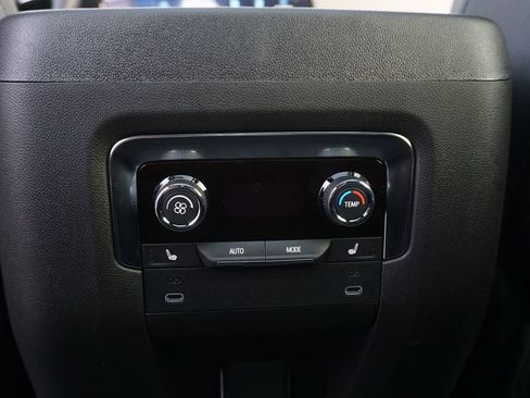 New 2026 Chevrolet Suburban High Country image 28