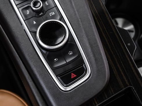 Used 2023 Cadillac Escalade Premium Luxury AWD/4WD image 28