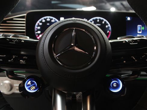 Used 2025 Mercedes-Benz GLS 63 AMG 4MATIC image 45