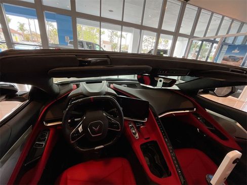 New 2025 Chevrolet Corvette E-Ray image 10