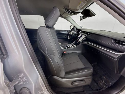 Used 2022 Jeep Grand Cherokee L Laredo w/ Luxury Tech Group I AWD/4WD image 35