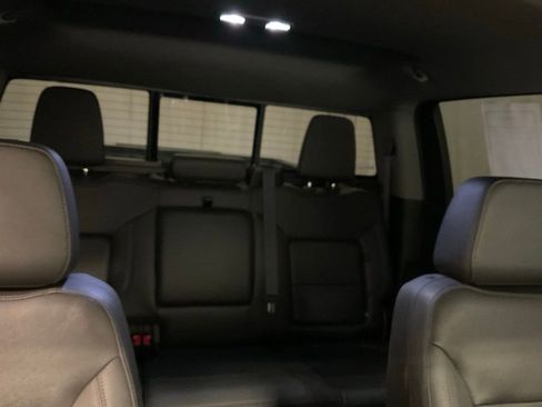 Used 2022 GMC Sierra 1500 SLT image 31