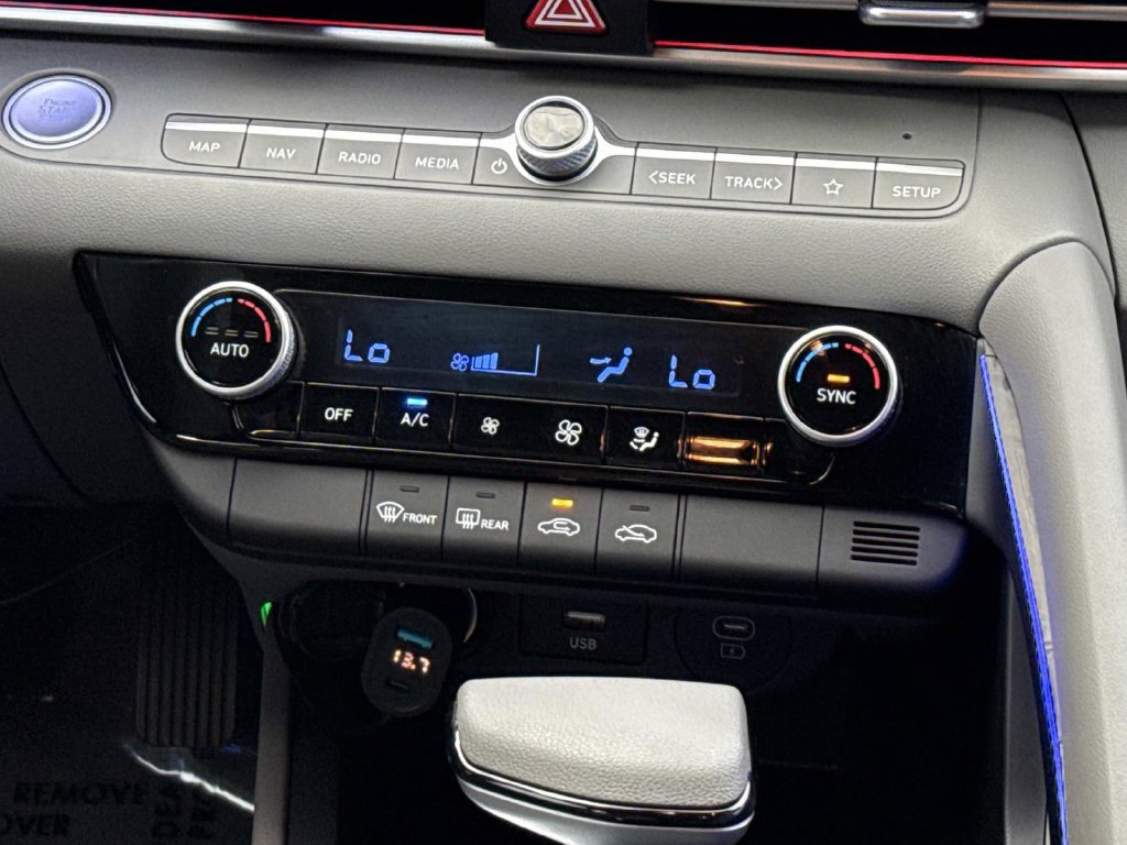 Used 2024 Hyundai Elantra SEL FWD image 16