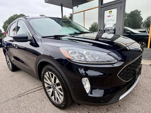 Used 2021 Ford Escape Titanium AWD/4WD image 4