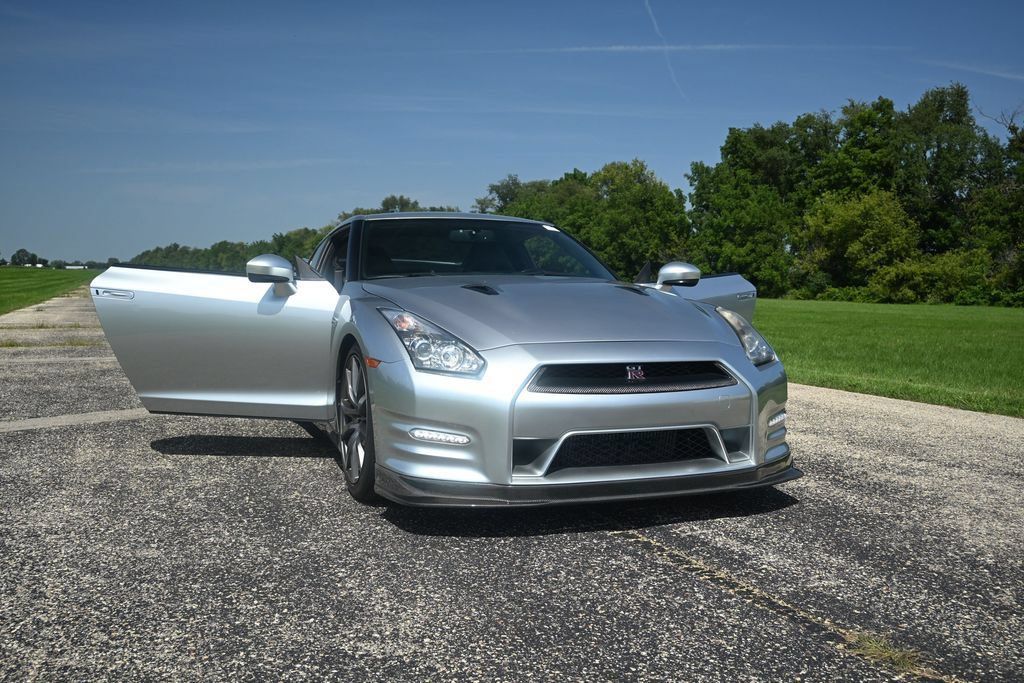 Used 2012 Nissan GT-R Premium AWD/4WD image 11
