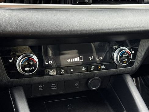 Used 2024 Mitsubishi Outlander SE image 24