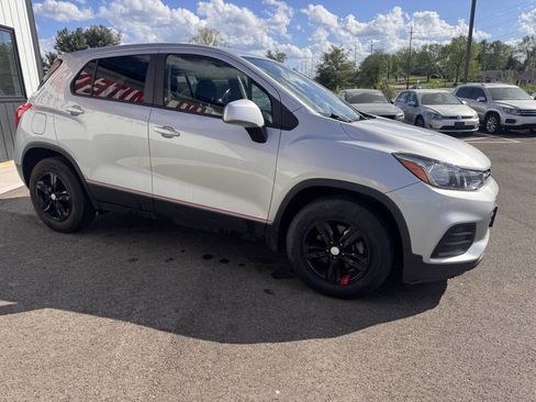 Used 2020 Chevrolet Trax LS w/ Tint and Cruise Package image 5