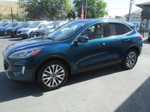 Used 2020 Ford Escape Titanium AWD/4WD image 3