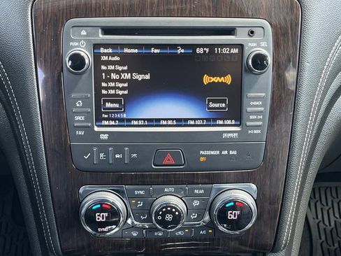 Used 2015 Chevrolet Traverse LT image 12