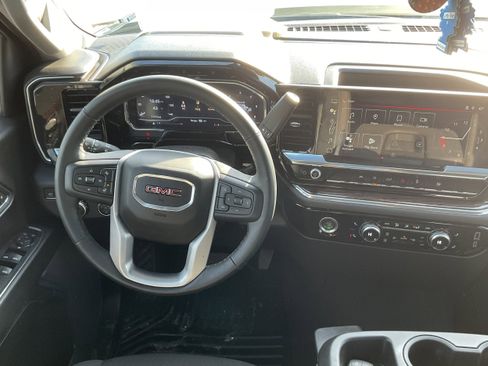 Used 2024 GMC Sierra 1500 Elevation image 6