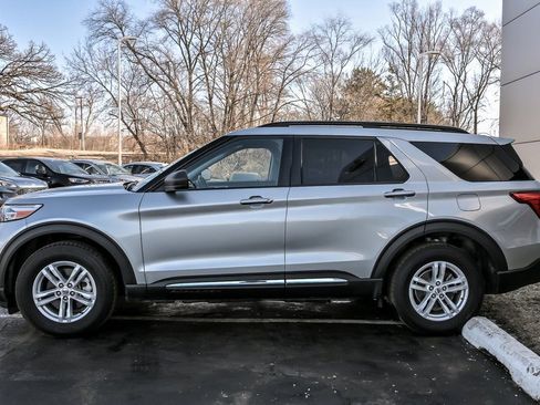 Used 2023 Ford Explorer XLT w/ Equipment Group 202A image 5