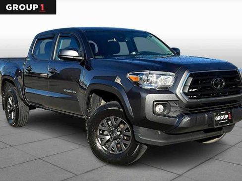 Certified 2023 Toyota Tacoma SR5 AWD/4WD image 3