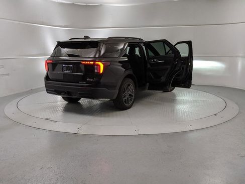 New 2025 Ford Explorer ST-Line w/ ST-Line Street Pack image 9