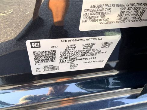 Used 2024 GMC Sierra 2500 AT4 w/ Technology Package AWD/4WD image 30