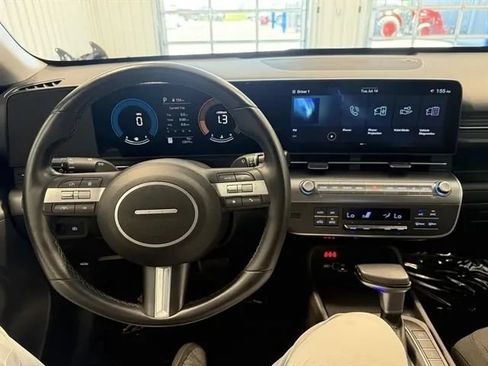 Used 2025 Hyundai Kona SEL AWD/4WD image 26