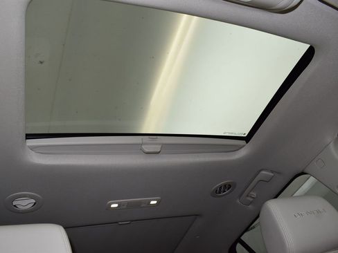 Used 2021 GMC Acadia Denali w/ Denali Technology Package image 26