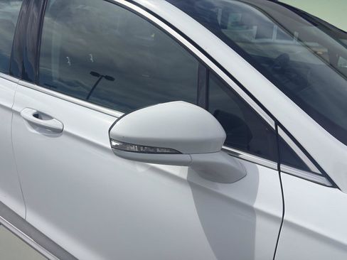 Used 2016 Ford Fusion SE w/ Equipment Group 202A FWD image 17