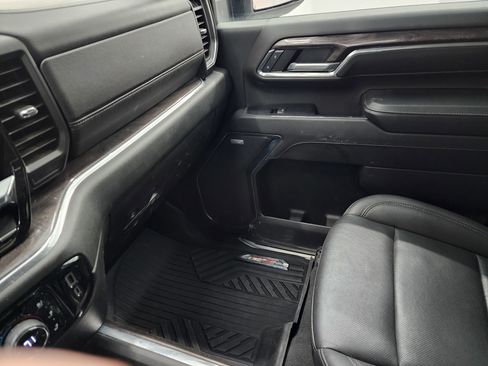 Used 2024 Chevrolet Silverado 2500 LTZ w/ LTZ Plus Package image 13