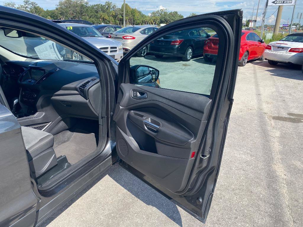 Used 2019 Ford Escape SE FWD image 21