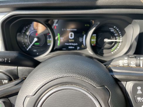 Used 2024 Jeep Wrangler Sport S image 37