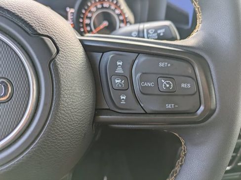 Used 2025 Jeep Gladiator Sport AWD/4WD image 22