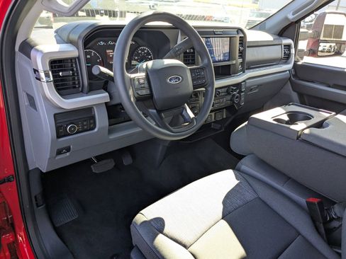 New 2025 Ford F250 XLT w/ F-250 >10K GVWR Package image 13