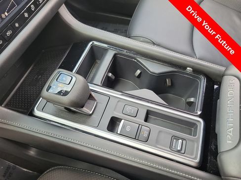 Certified 2025 Nissan Pathfinder SL FWD image 13
