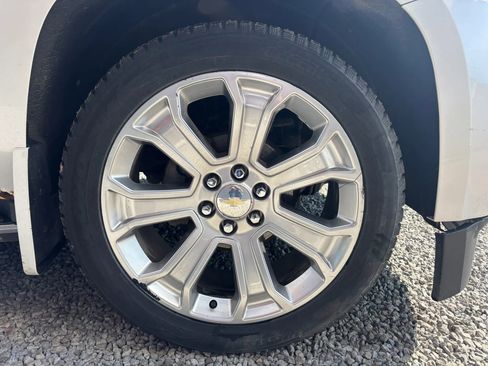 Used 2017 Chevrolet Suburban Premier AWD/4WD image 8