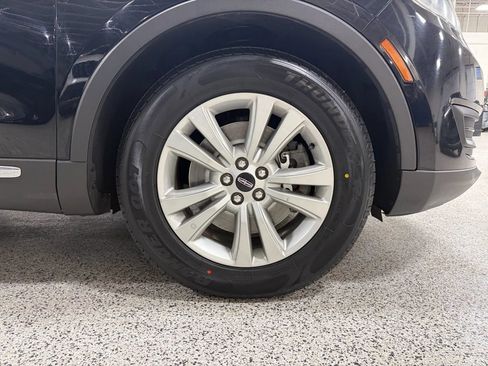 Used 2017 Lincoln MKX Premiere image 15