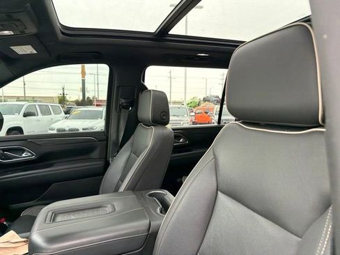 Used 2023 GMC Yukon XL SLT w/ SLT Premium Package AWD/4WD image 10