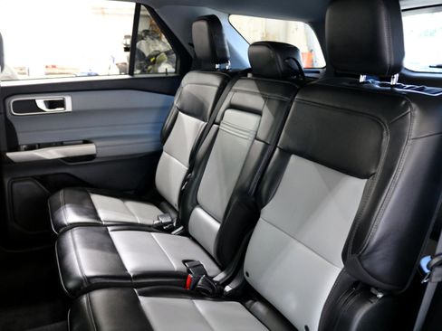 Used 2022 Ford Explorer XLT w/ Equipment Group 202A image 42