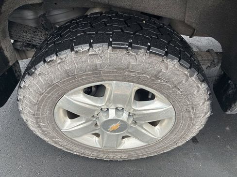 Used 2022 Chevrolet Silverado 2500 LTZ w/ LTZ Premium Package image 16