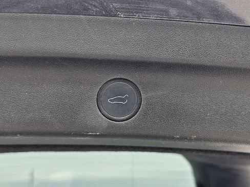 Used 2022 Tesla Model Y Long Range image 15