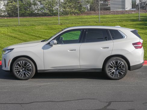 Used 2025 BMW X3 xDrive30i AWD/4WD image 6