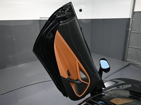 Used 2020 McLaren 720S Spider image 15