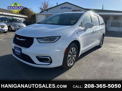Used 2021 Chrysler Pacifica Touring-L