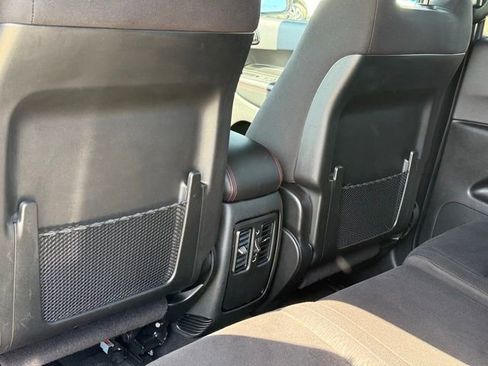 Used 2025 Dodge Durango GT RWD image 29