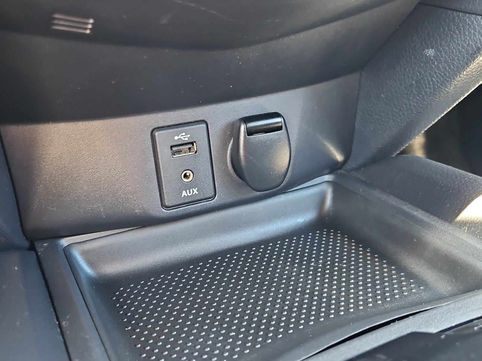 Used 2015 Nissan Rogue S FWD image 15