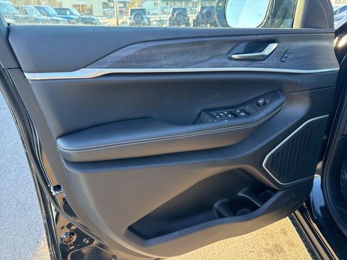 New 2026 Jeep Grand Cherokee Limited image 19