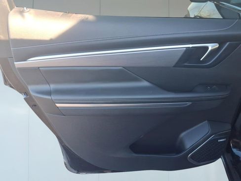 Used 2025 Buick Enclave Preferred image 25