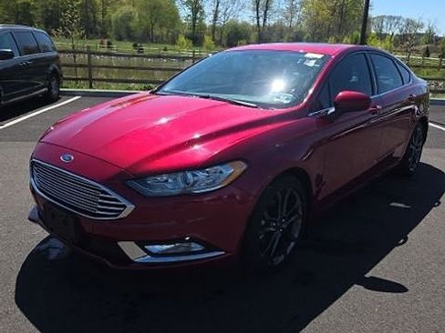 Used 2018 Ford Fusion SE w/ Equipment Group 201A FWD image 1