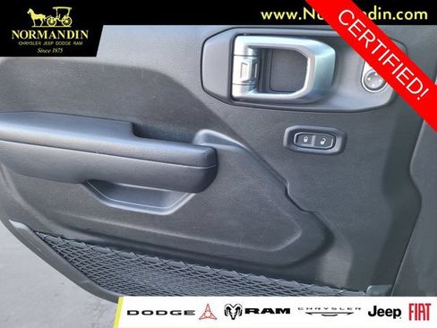 Certified 2025 Jeep Wrangler Unlimited Rubicon AWD/4WD image 15