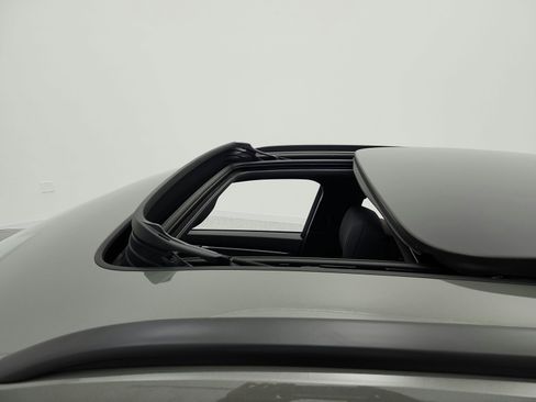 Used 2025 Audi Q3 2.0T Premium w/ Convenience Package image 15