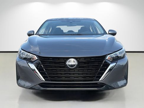 Used 2025 Nissan Sentra SV FWD image 8