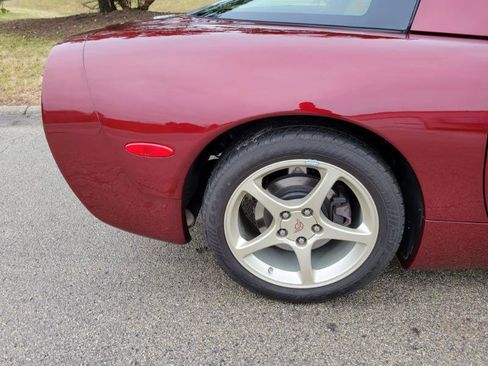 Used 2003 Chevrolet Corvette Coupe w/ Preferred Equipment Group image 38