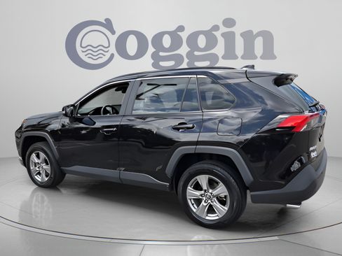 Used 2024 Toyota RAV4 XLE FWD image 3